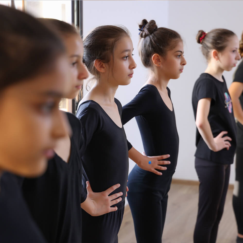 OGHAK Courses YOGA FITNESS ZUMBA DANCE 4