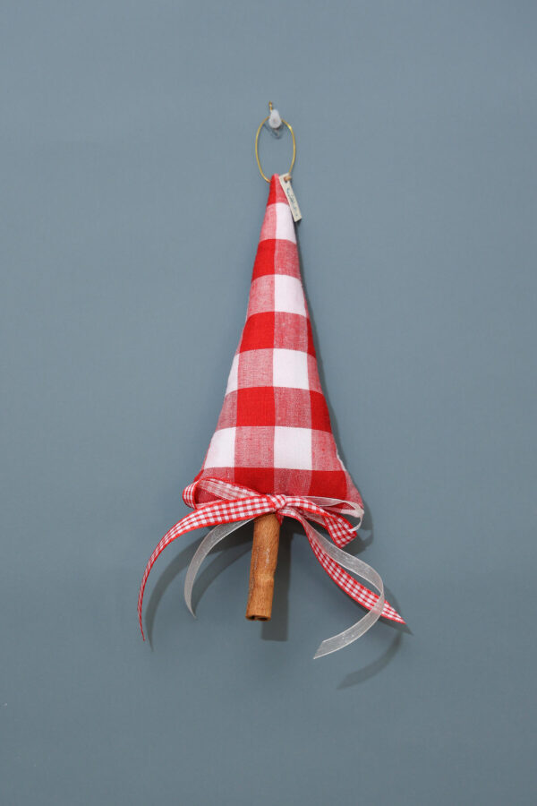 Cinnamon Scented Christmas Tree