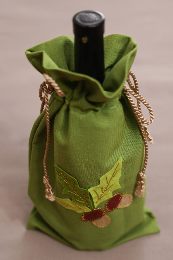 Drawstring Wine Bag with Embroidery